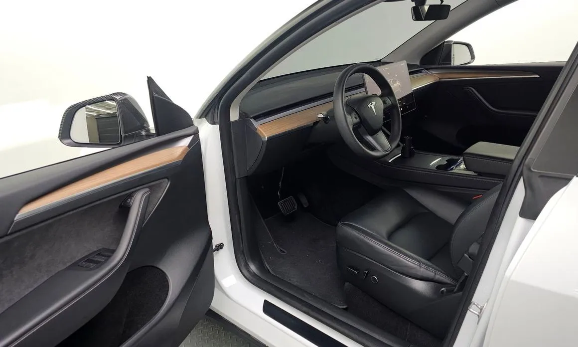Tesla Model Y — фото 4