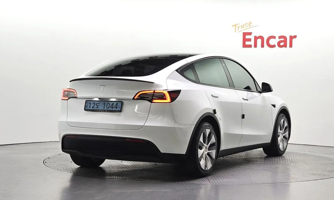 Tesla Model Y — фото 2