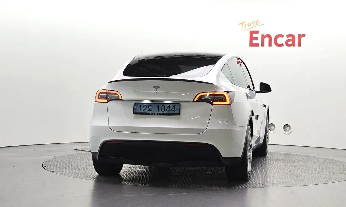 Tesla Model Y — фото 6