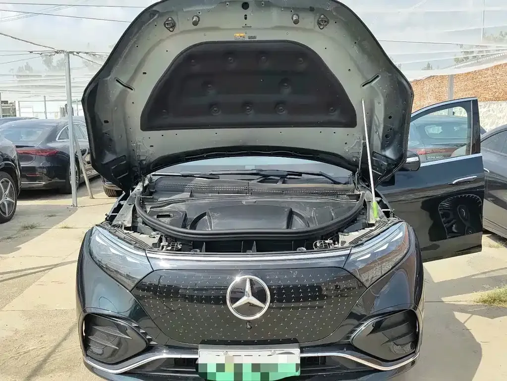 Mercedes-Benz EQS SUV — фото 7