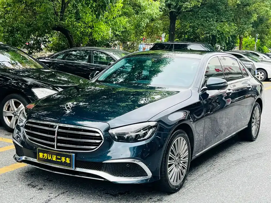 Mercedes-Benz E-Class — фото 1