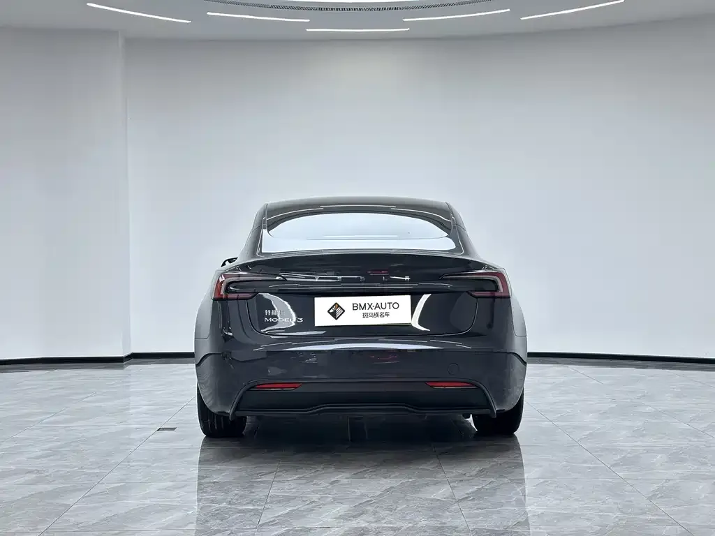 Tesla Model 3 — фото 10
