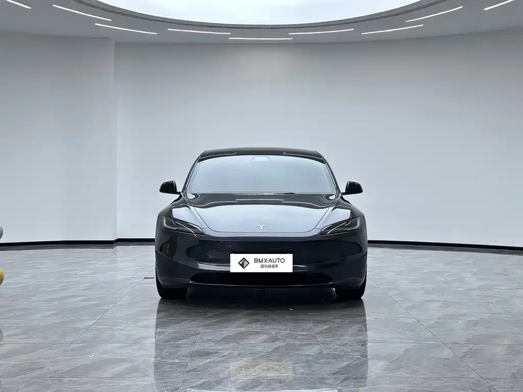 Tesla Model 3 — фото 7
