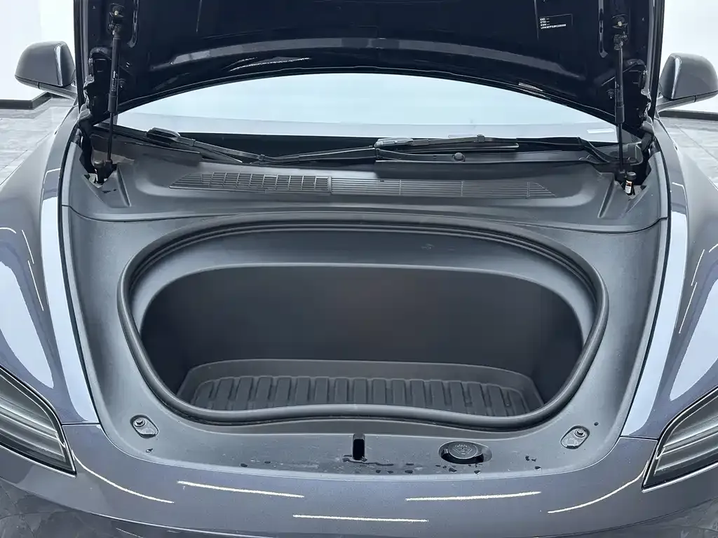Tesla Model 3 — фото 6