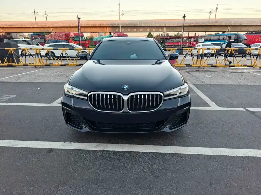 BMW 5 Series — фото 10