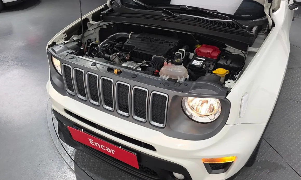 Jeep Renegade — фото 9