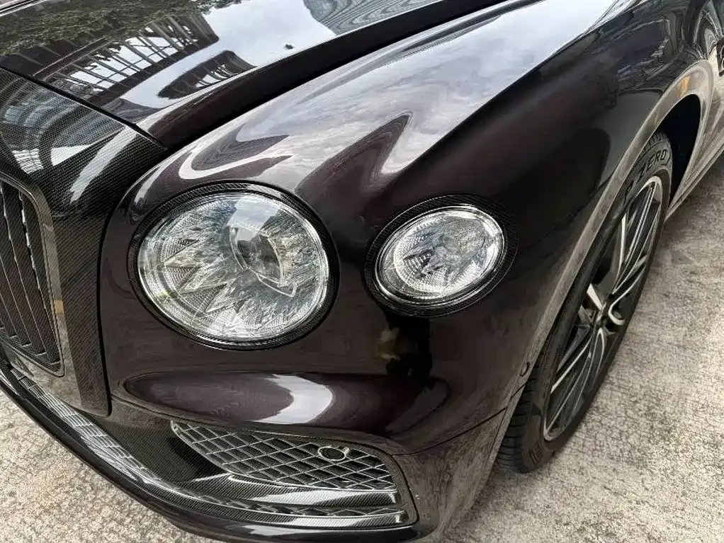 Bentley Flying Spur — фото 9
