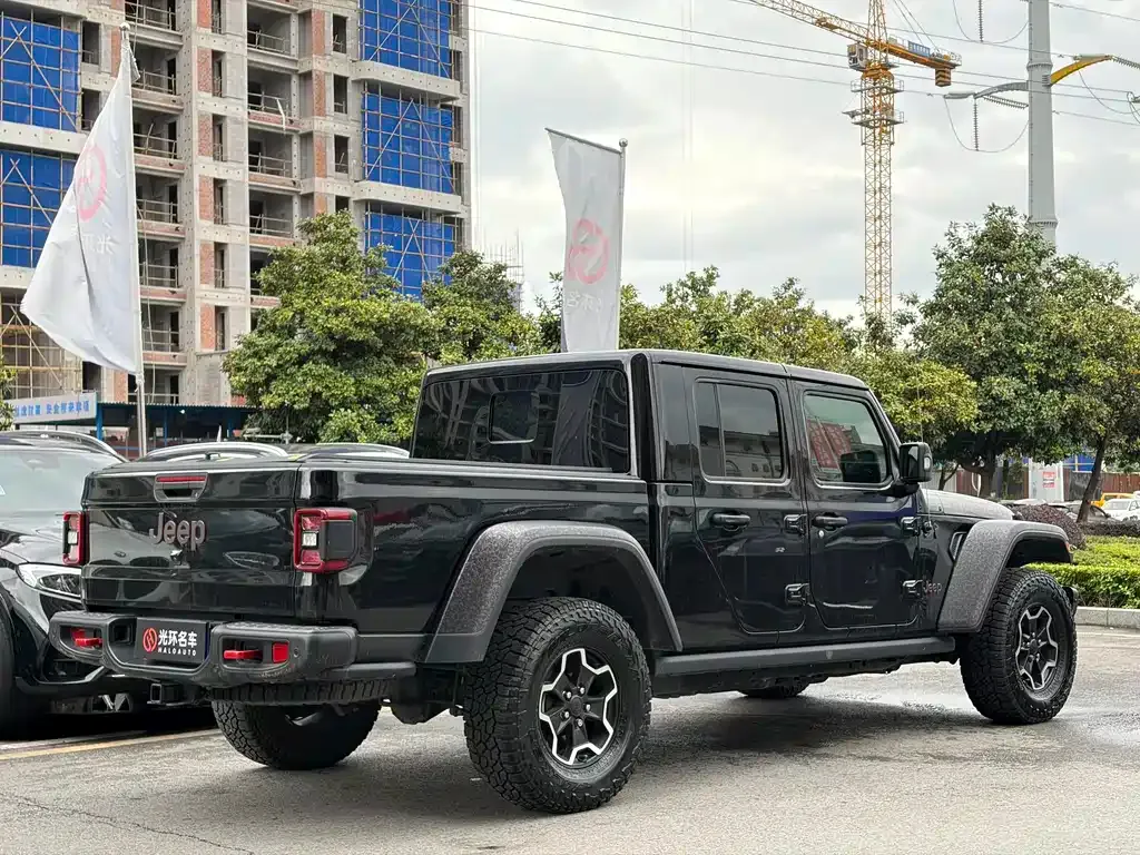 Jeep Gladiator — фото 10