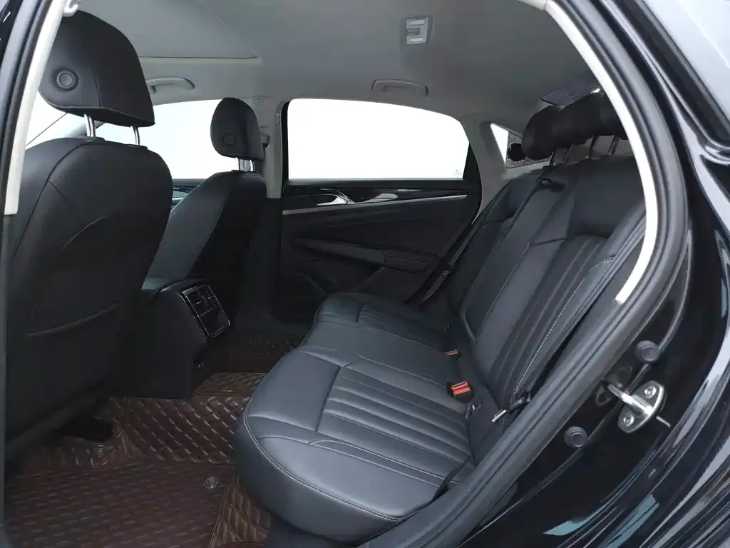Volkswagen Passat — фото 5