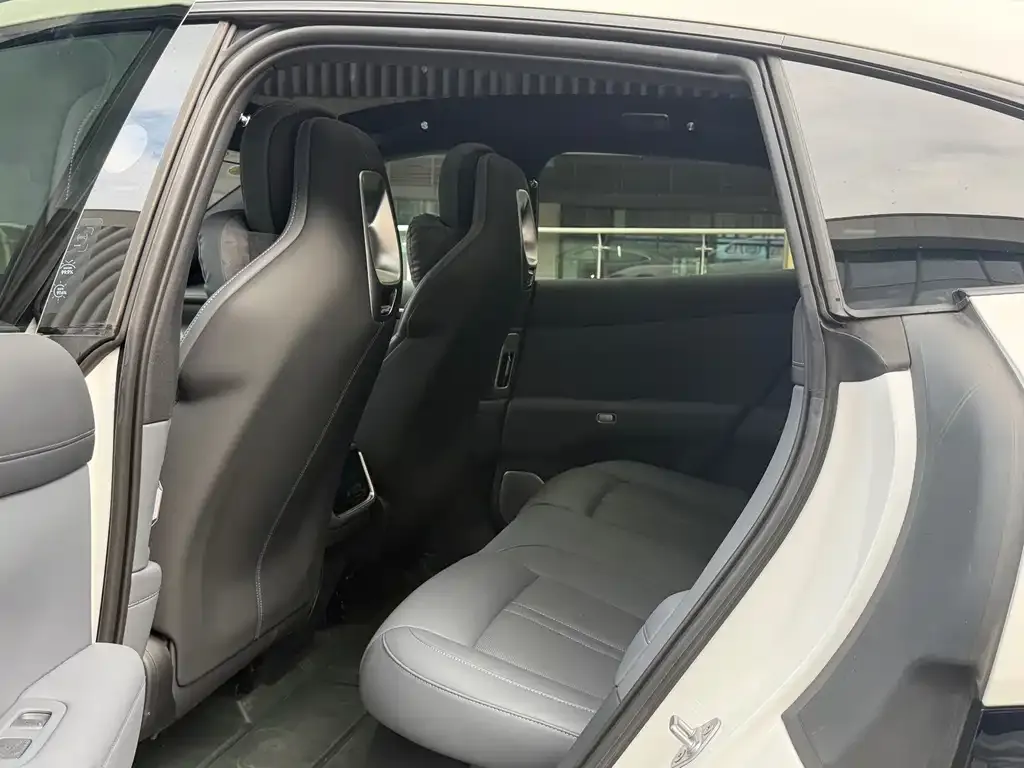 Xiaomi YU7 — фото 3