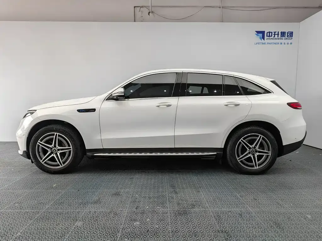 Mercedes-Benz EQC — фото 10