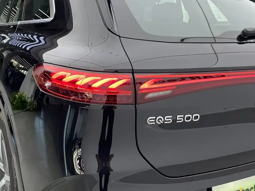 Mercedes-Benz EQS SUV — фото 3