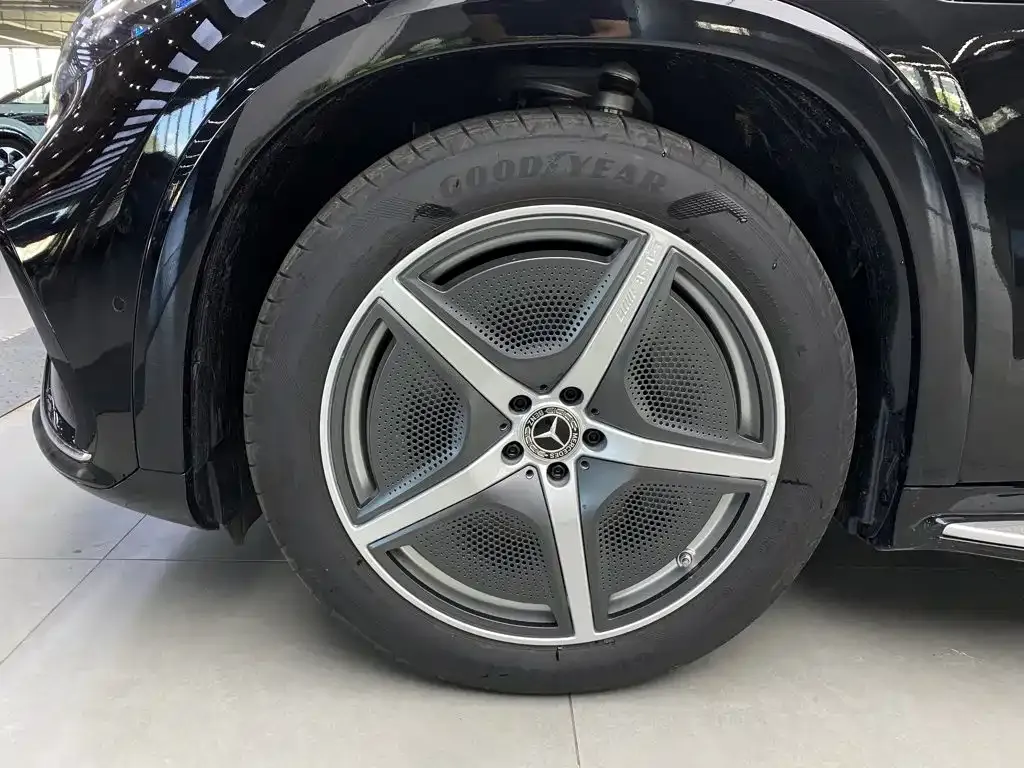 Mercedes-Benz EQS SUV — фото 7
