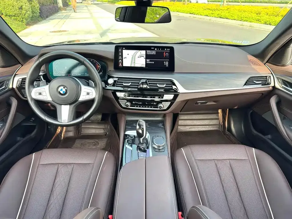 BMW 5 Series — фото 4