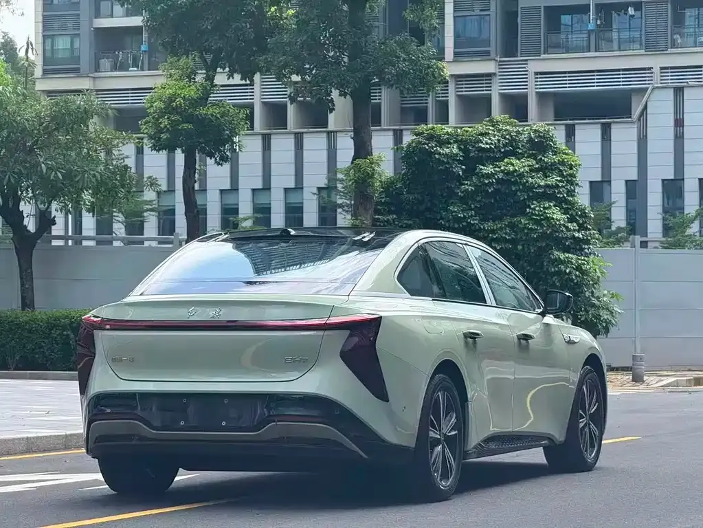 Hongqi EH7 — фото 4