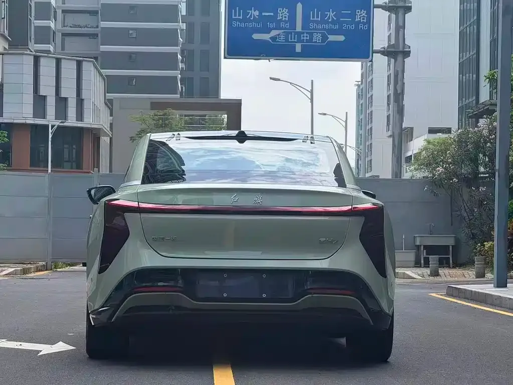 Hongqi EH7 — фото 8