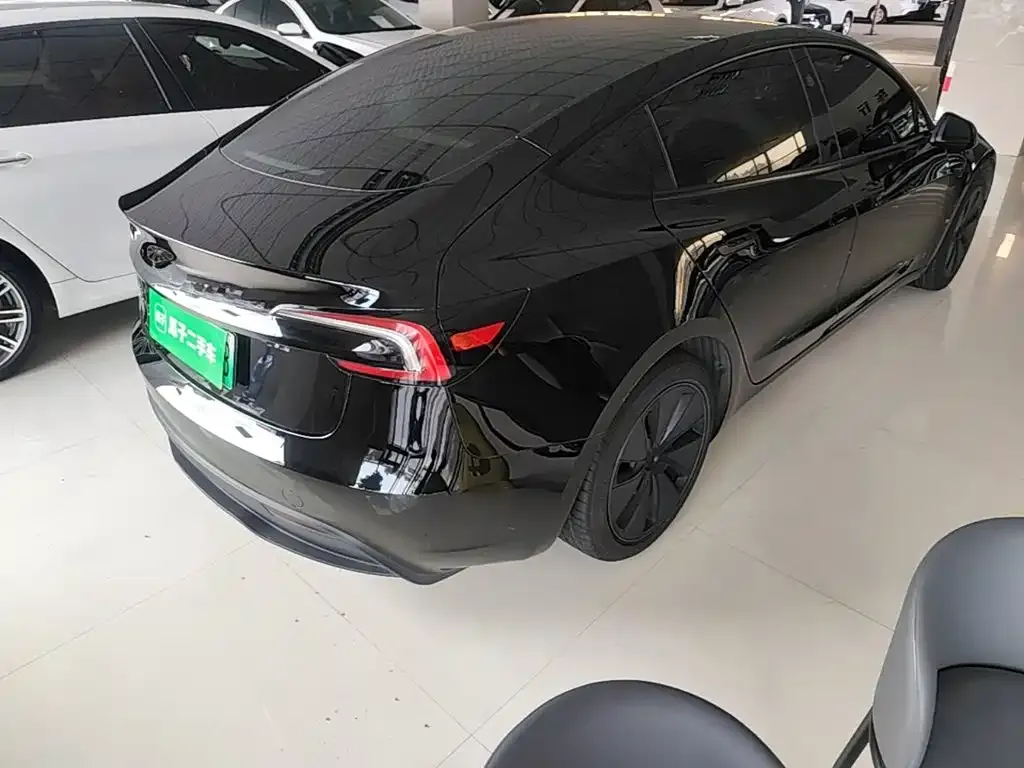 Tesla Model 3 — фото 2