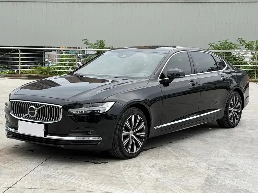 Volvo S90 — фото 1