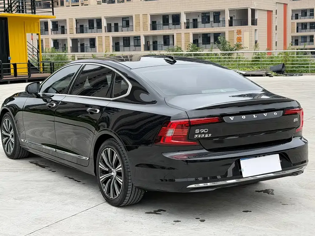 Volvo S90 — фото 7