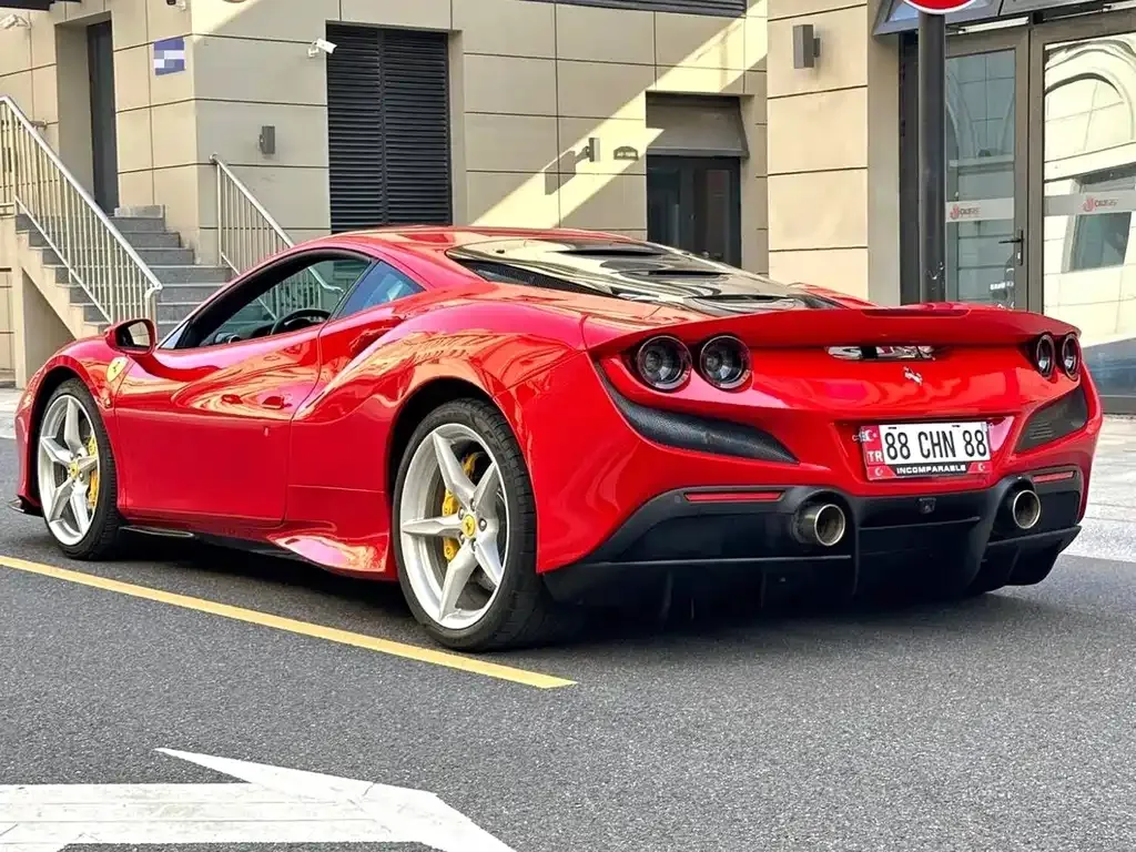 Ferrari F8 — фото 9