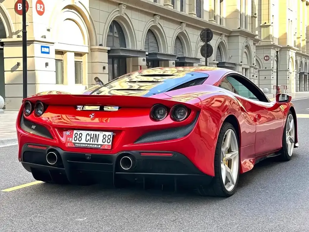 Ferrari F8 — фото 10