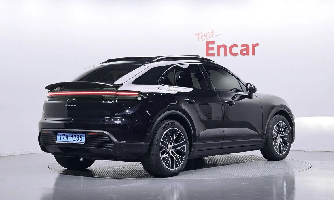 Porsche Macan — фото 8