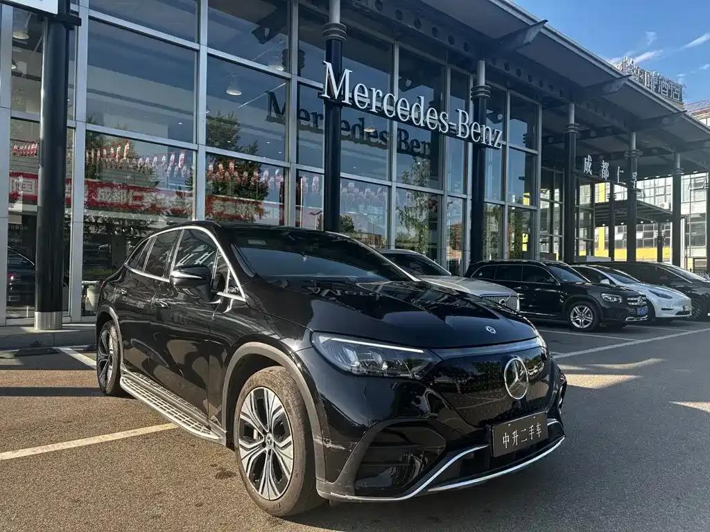 Mercedes-Benz EQE SUV — фото 5