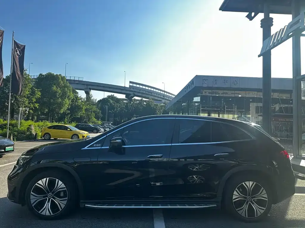 Mercedes-Benz EQE SUV — фото 2