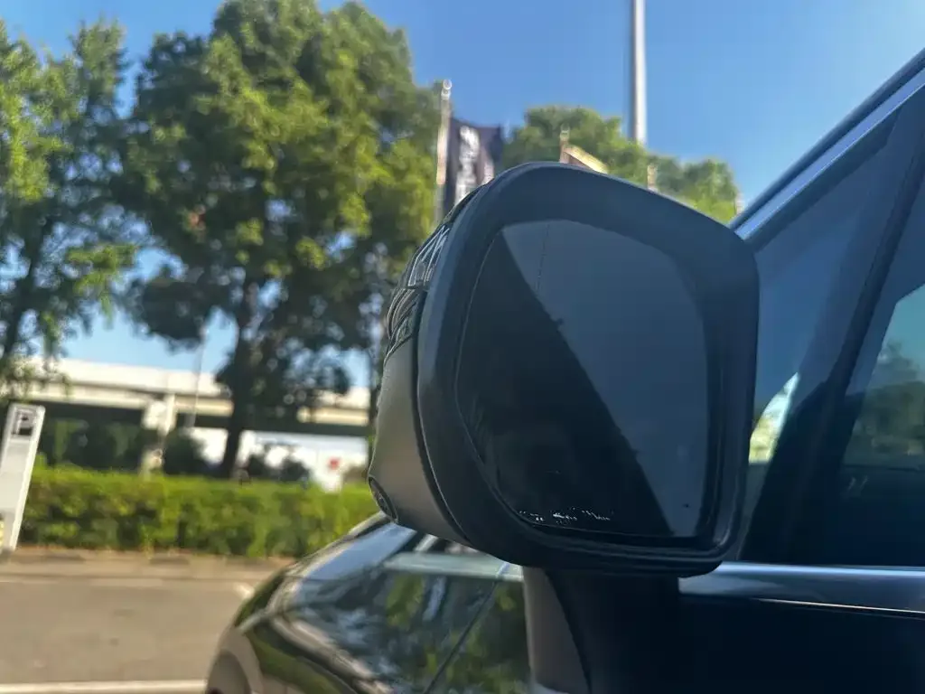 Mercedes-Benz EQE SUV — фото 3
