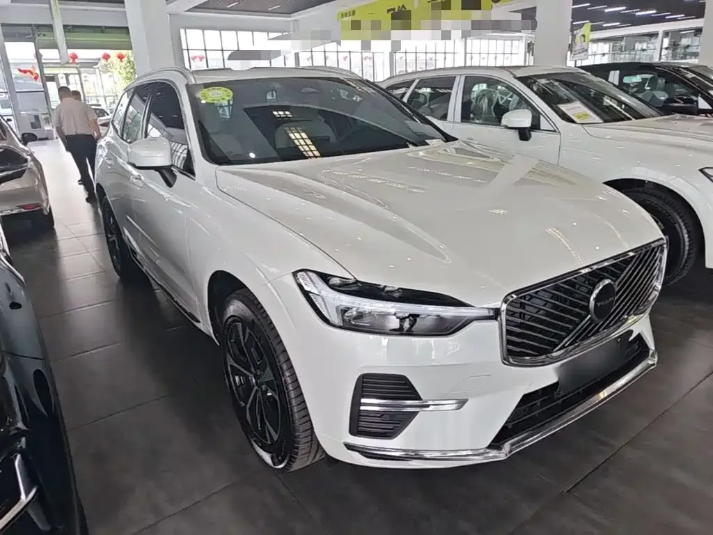 Volvo XC60 — фото 9