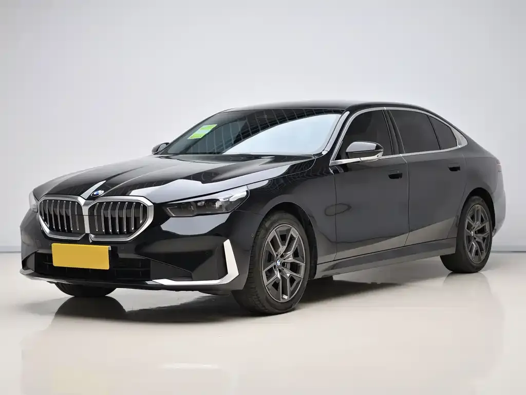 BMW 5 Series — фото 1