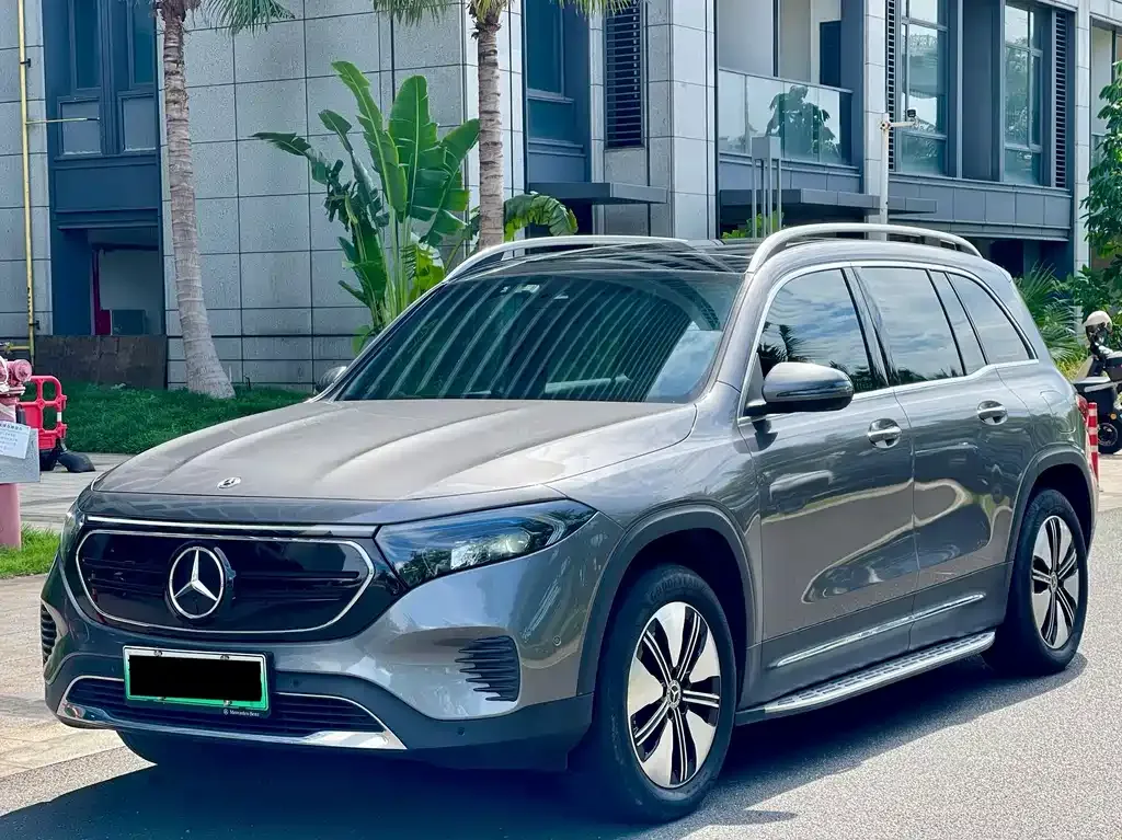 Mercedes-Benz EQB — фото 1