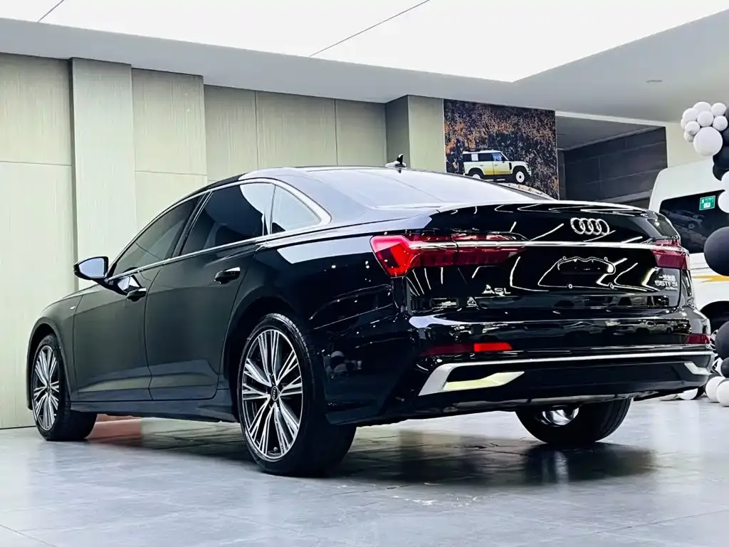 Audi A6L — фото 10