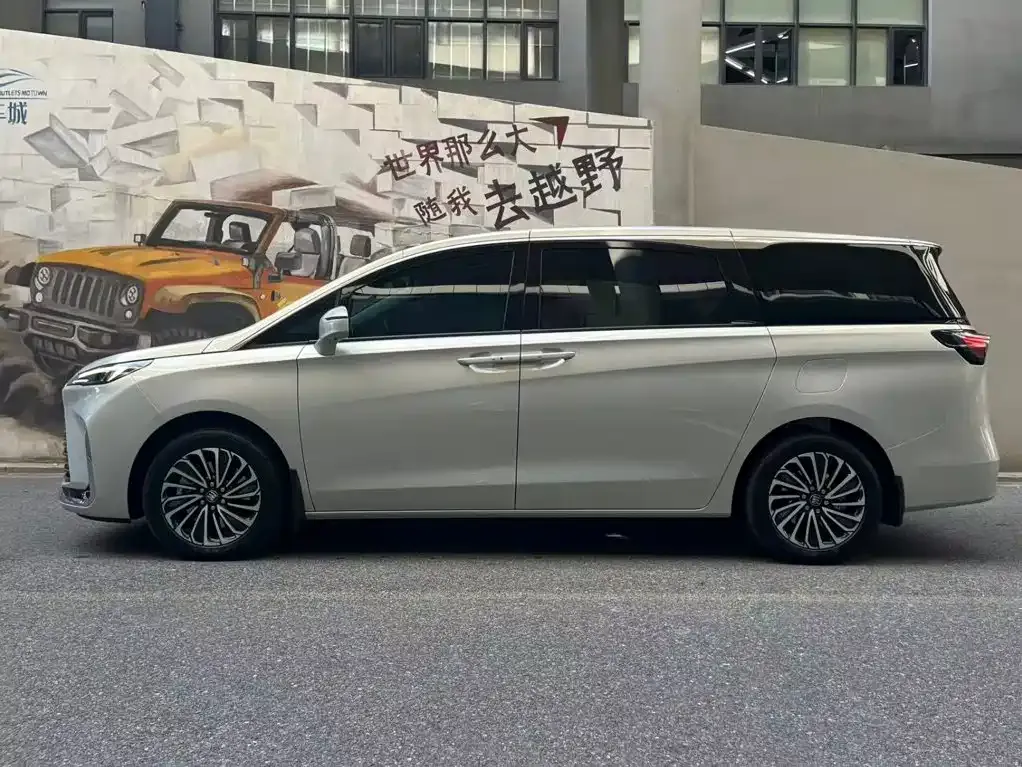 Buick GL8 Hybrid — фото 10