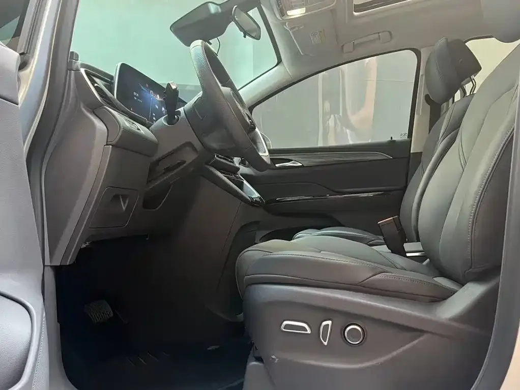 Buick GL8 Hybrid — фото 2