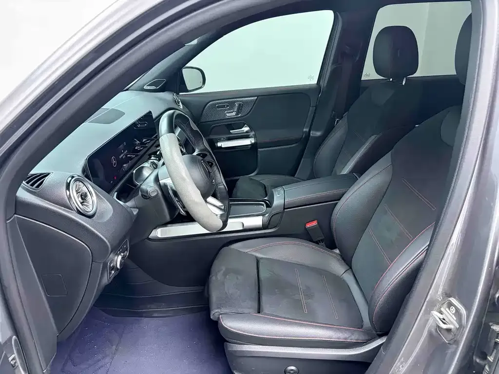 Mercedes-Benz GLB AMG — фото 6