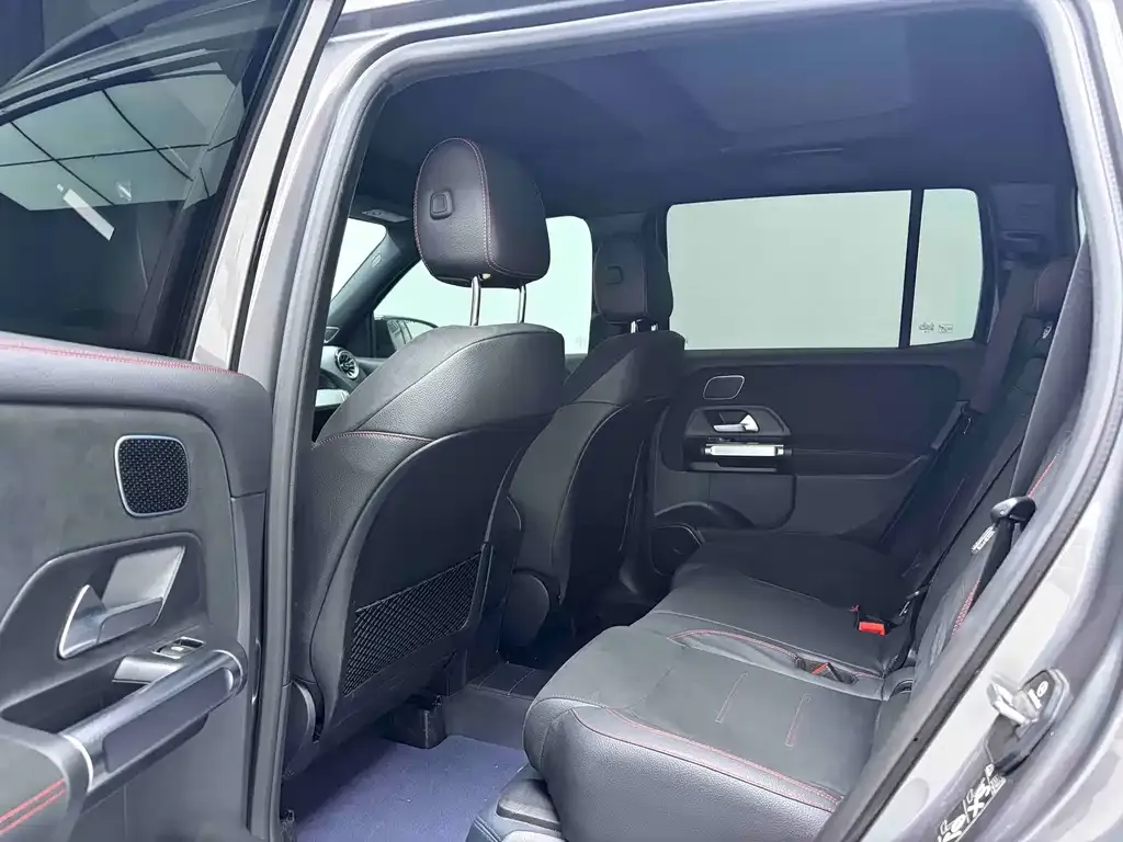 Mercedes-Benz GLB AMG — фото 4