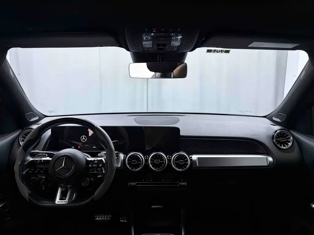 Mercedes-Benz GLB AMG — фото 2