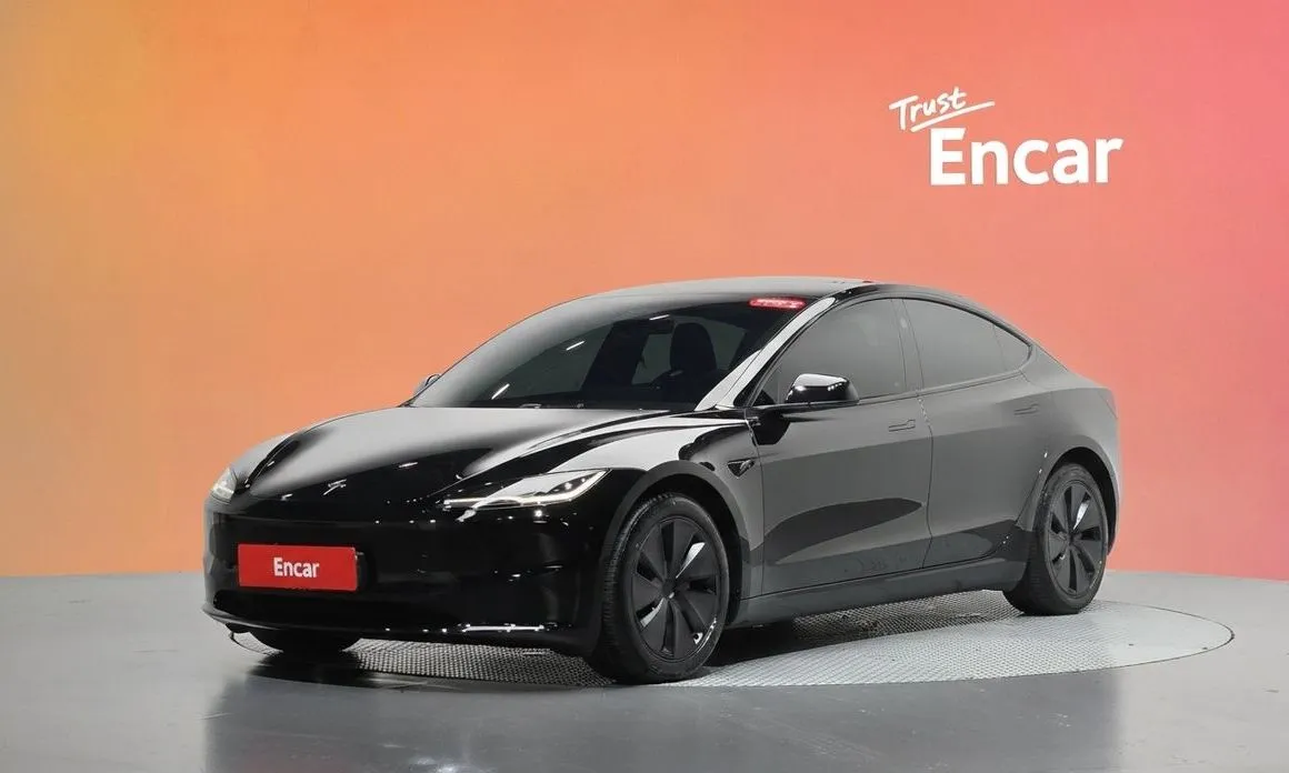 Tesla Model 3 — фото 1