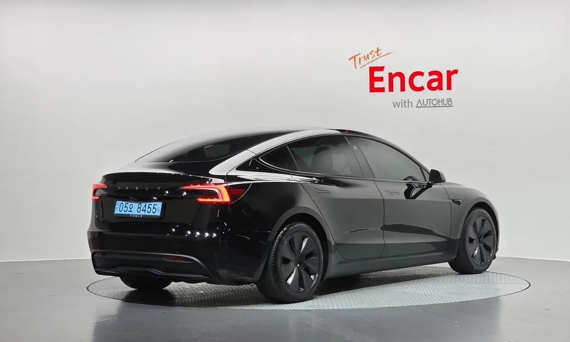 Tesla Model 3 — фото 2