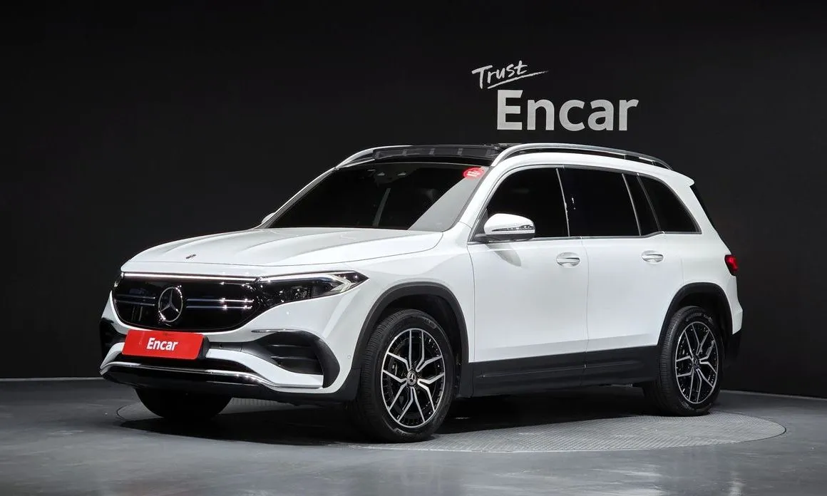 Mercedes-Benz EQB — фото 1