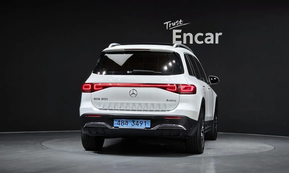Mercedes-Benz EQB — фото 10