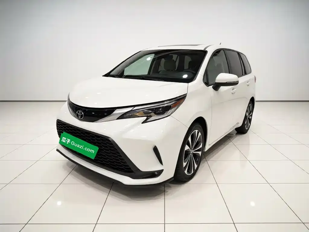 Toyota Granvia — фото 1