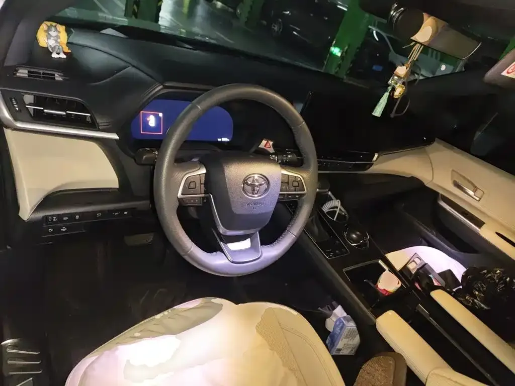 Toyota Granvia — фото 9