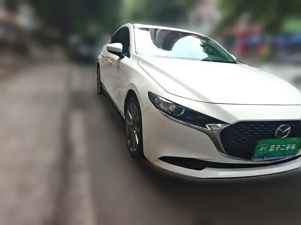 Mazda 3 Axela — фото 10