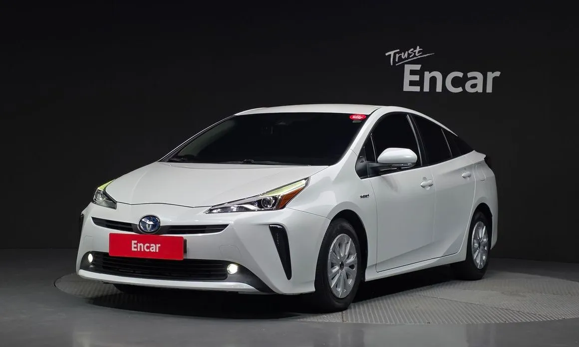 Toyota Prius — фото 1