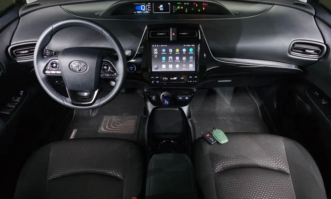 Toyota Prius — фото 7