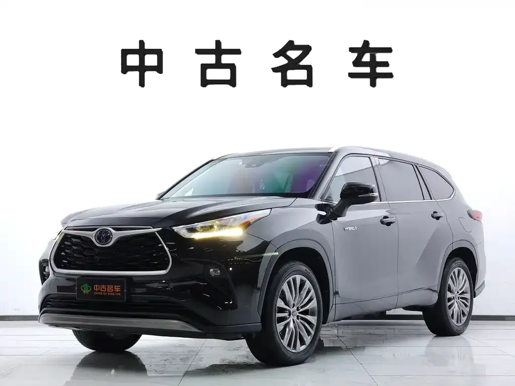 Toyota Highlander — фото 1