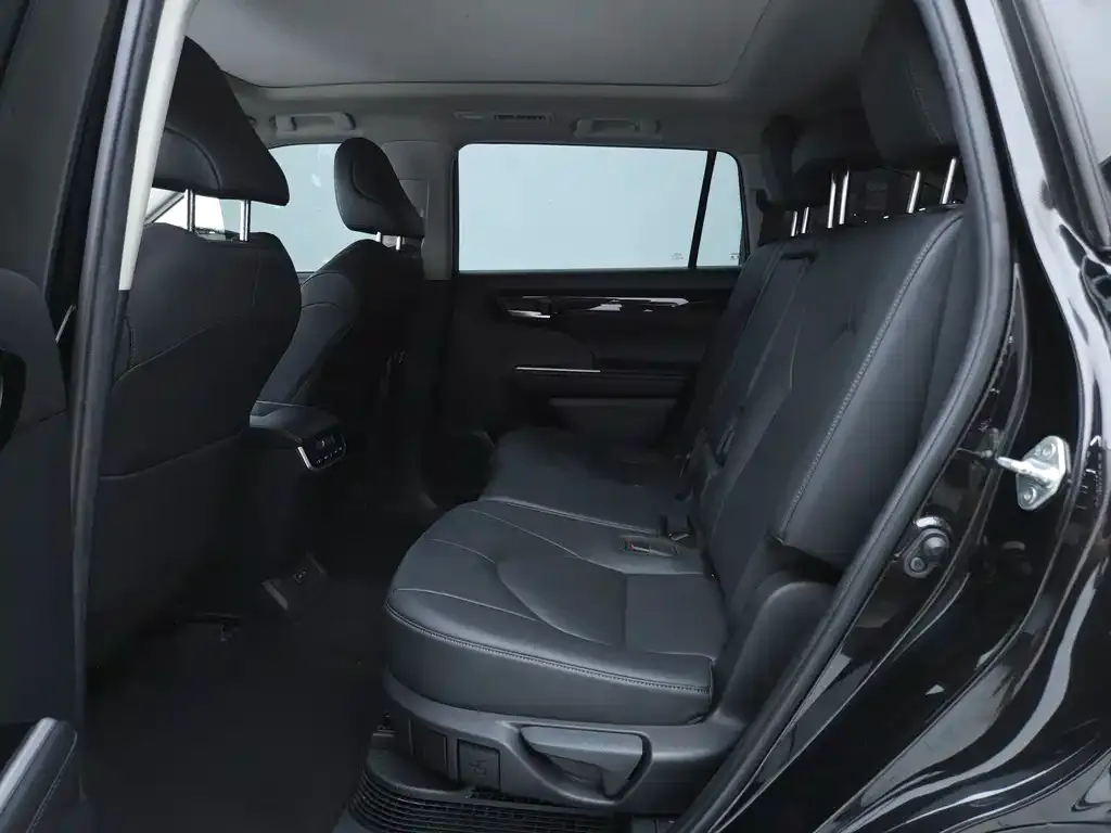 Toyota Highlander — фото 10