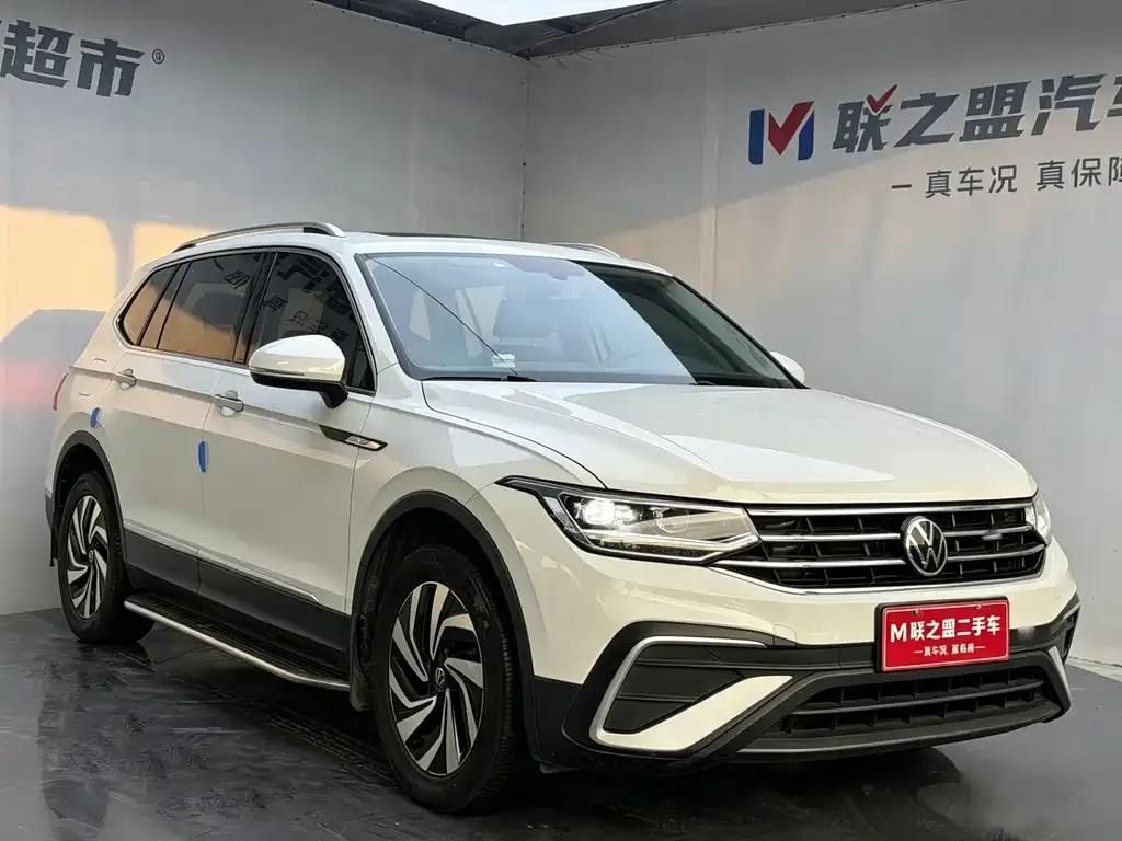 Volkswagen Tiguan L — фото 3